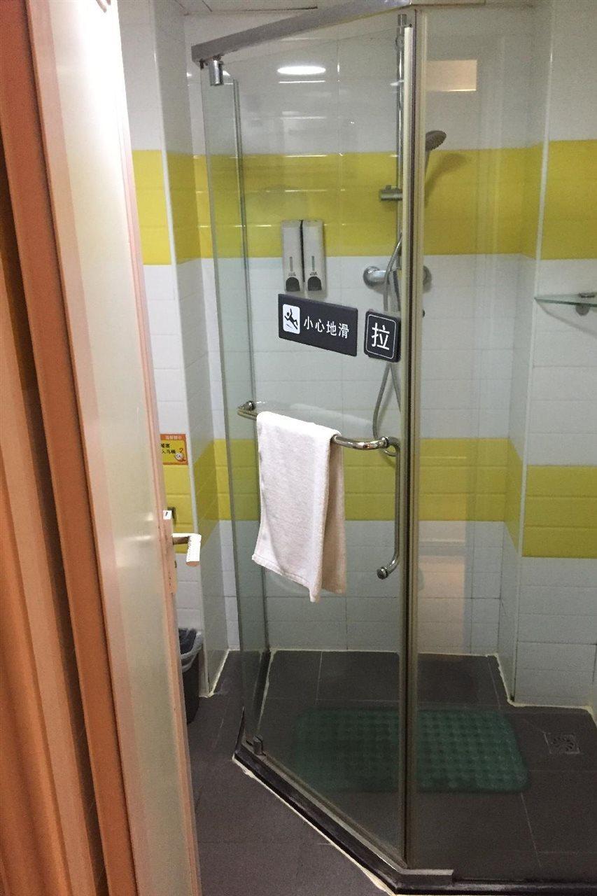 Jin Hui Hotel Guangzhou Bagian luar foto